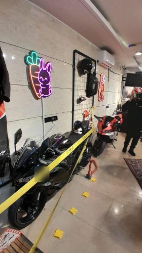 عکس کافه موتور بانی