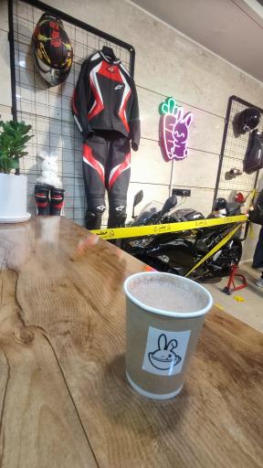 عکس کافه موتور بانی