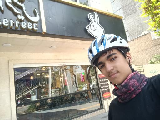 کافه موتور بانی