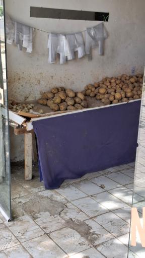 عکس سیب زمینی فروشی