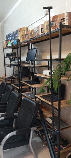 عکس فروشگاه کامپیوتر خسروی