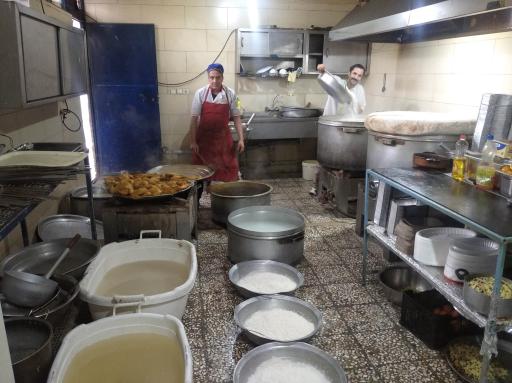 عکس رستوران گل سرخ کهریزک