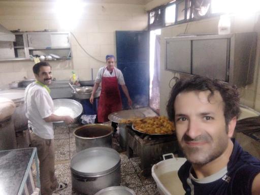 عکس رستوران گل سرخ کهریزک