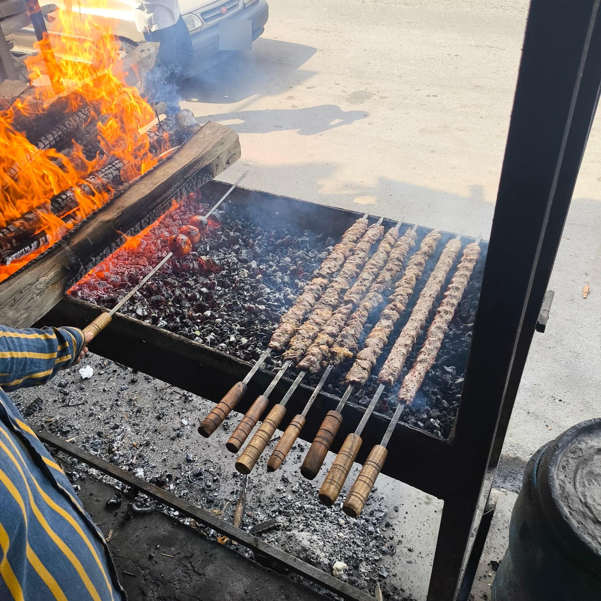 عکس کبابی برادران گلشاهی