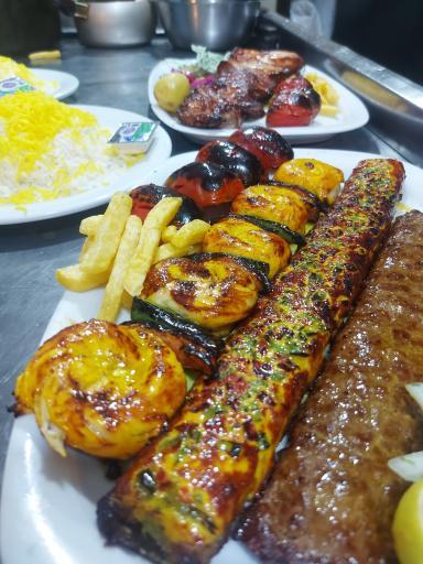 عکس تهیه غذا داوود 