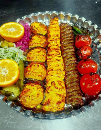 عکس تهیه غذا داوود 