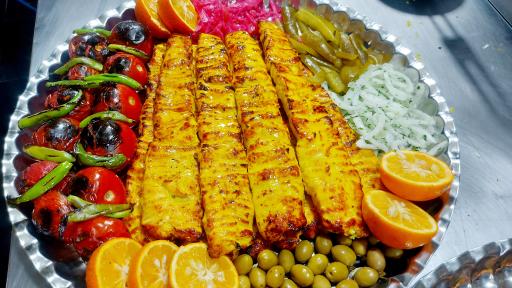 عکس تهیه غذا داوود 