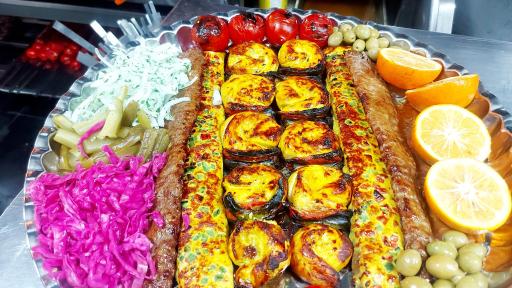 عکس تهیه غذا داوود 