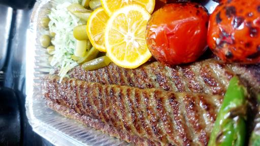 عکس تهیه غذا داوود 