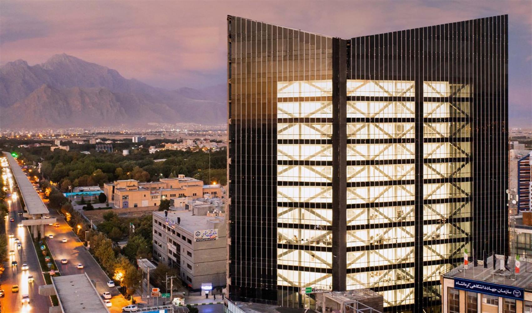 عکس برج شیشه ای شرکت های دانش بنیان کرمانشاه