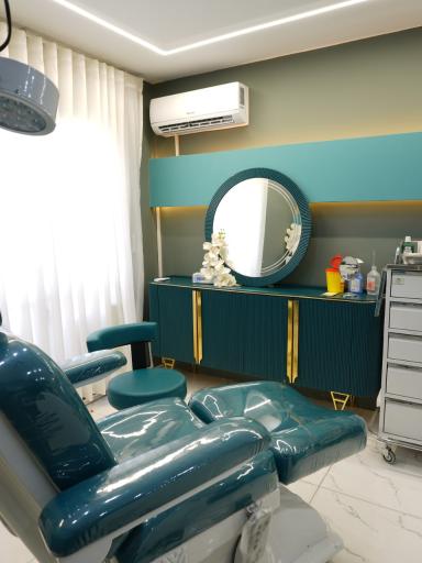 عکس کلینیک زیبایی فینیکی 