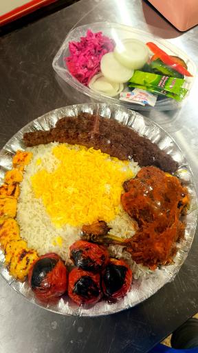عکس تهیه غذای یاس