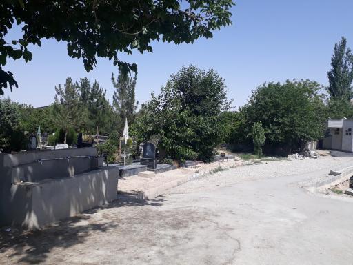 عکس آرامستان شهر بسطام