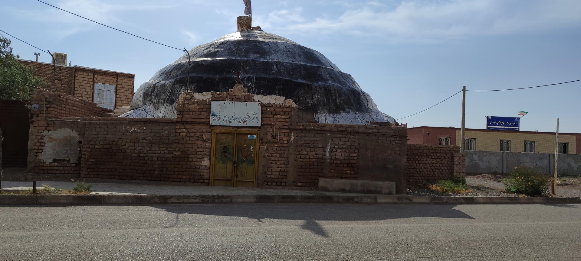 عکس باشگاه کشتی با چوخه پوریای ولی