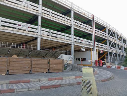 عکس پارکینگ کرو مهرآباد