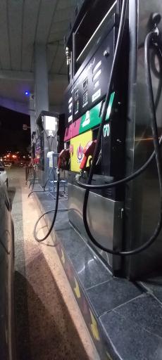 عکس پمپ بنزین ۱۴۵ فخار