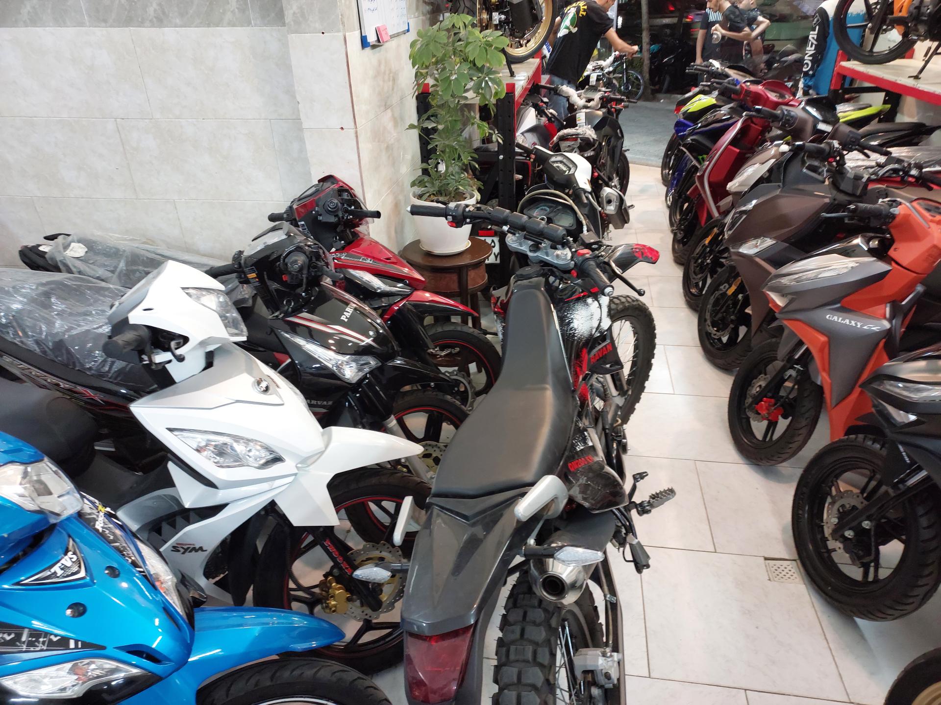 عکس موتور سیکلت کارگر