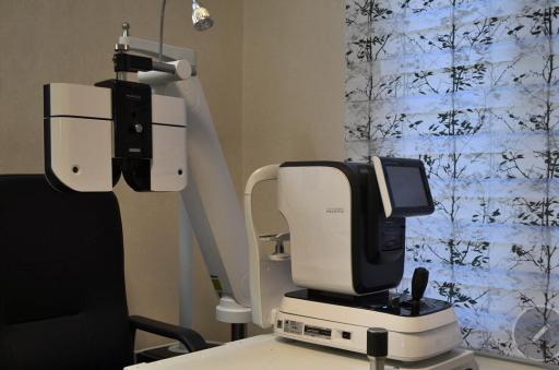 عکس بینایی سنجی و اپتومتری و عینک تیارا