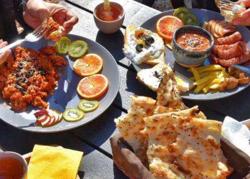 عکس کافه رستوران روناز