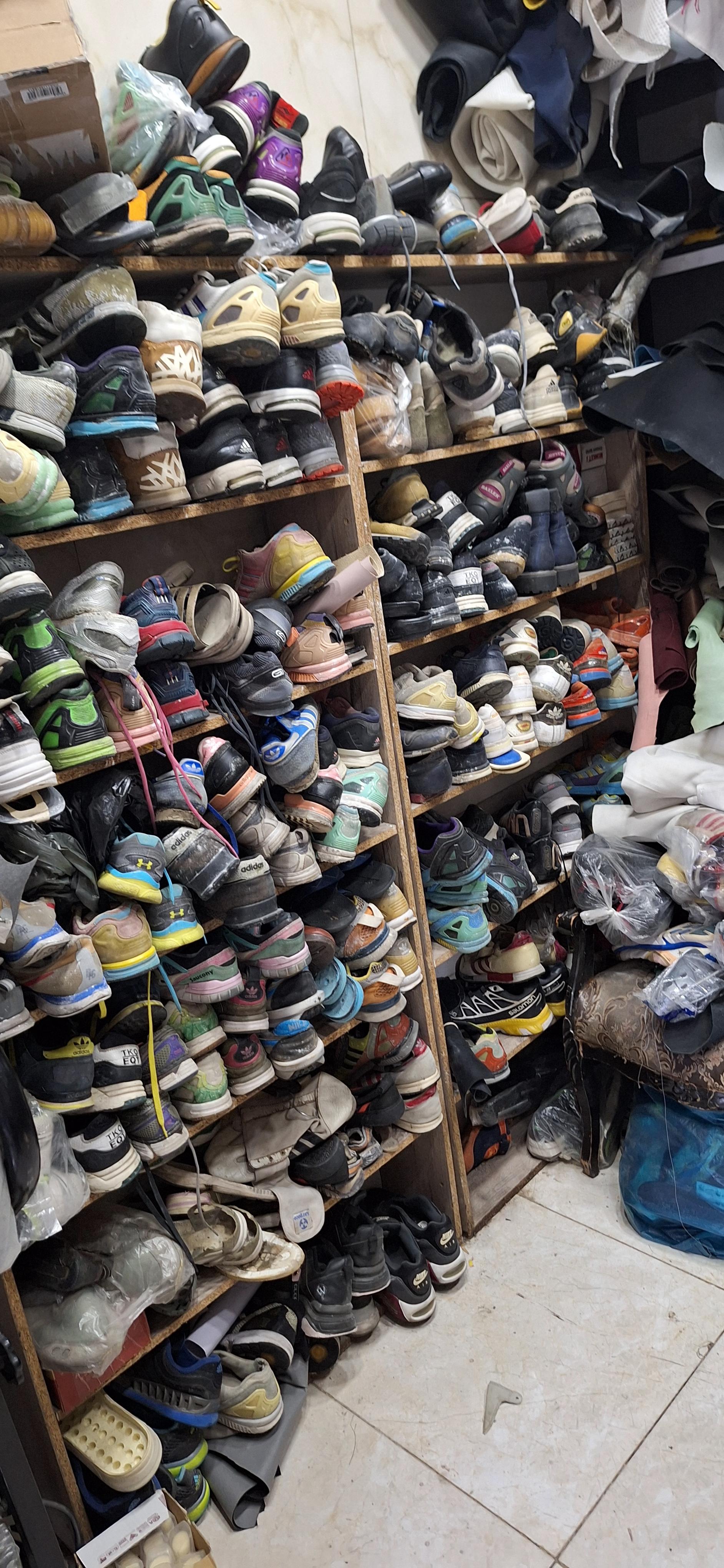 عکس تعمیرات کتونی اورجینال