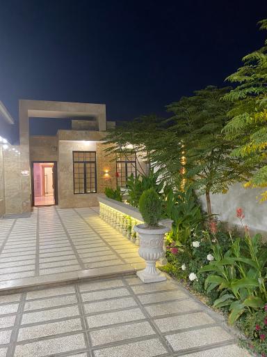 عکس باغسرای زعفرانیه (عادل)