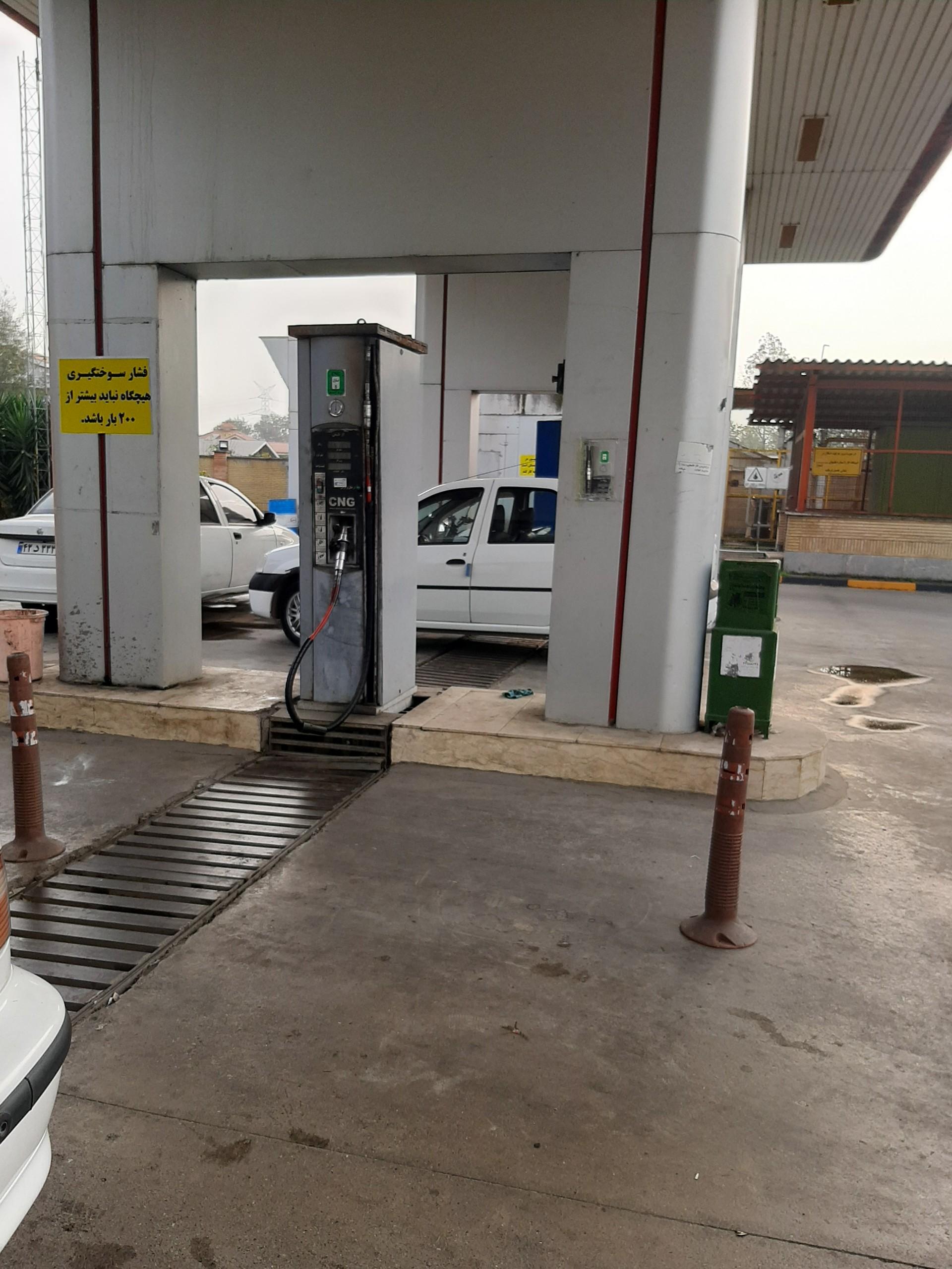 عکس پمپ گاز CNG سیاهکل