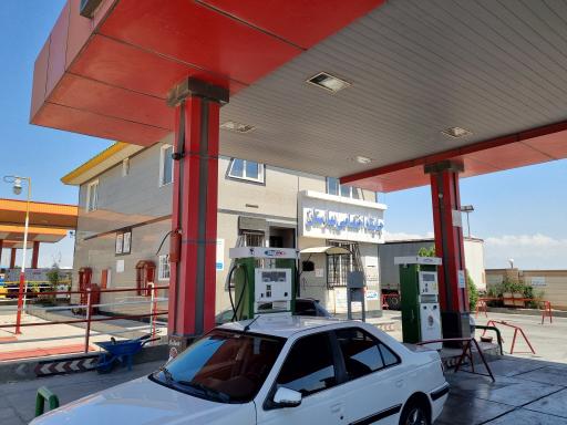 عکس پمپ بنزین بهارستان