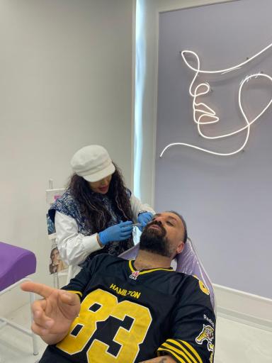 عکس کلینیک عطرا 