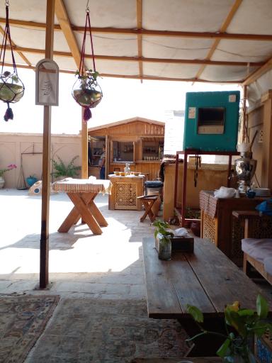 عکس کافه بام بوم گردی یارا