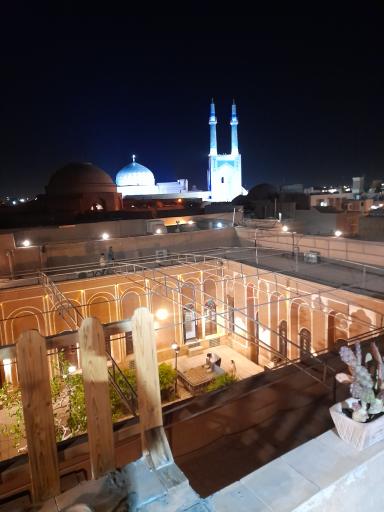 عکس کافه بام بوم گردی یارا