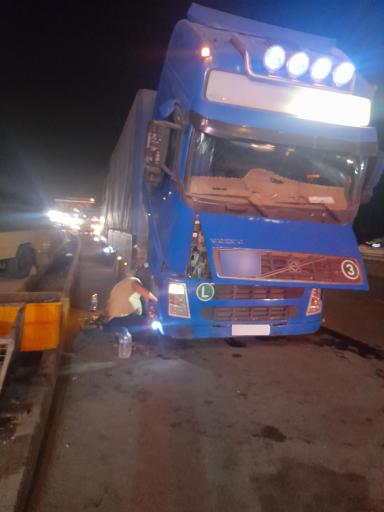 عکس تعمیرگاه مکانیکی اسکانیا و ولو زنجان