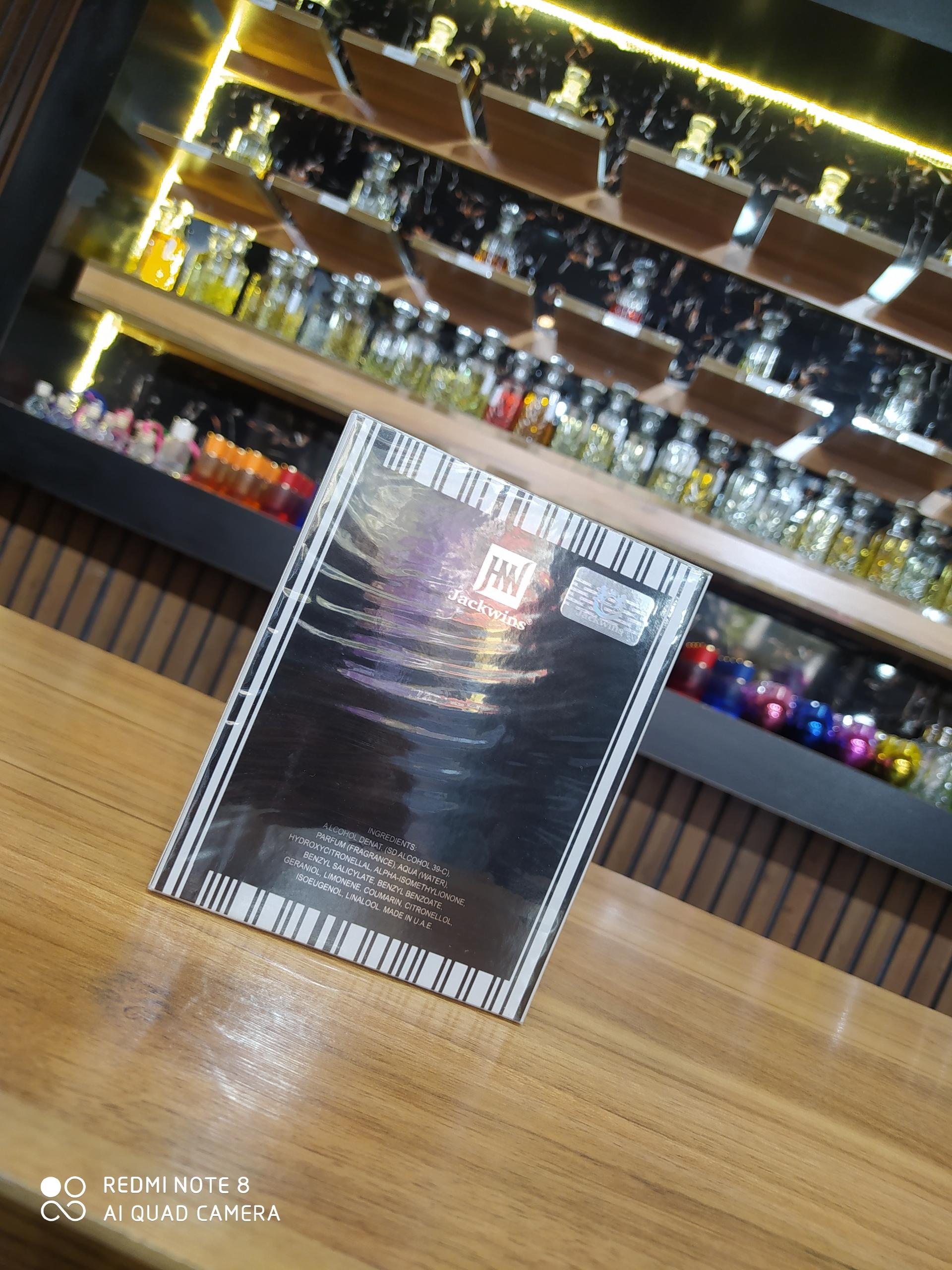 عکس پخش عطر اروپا 