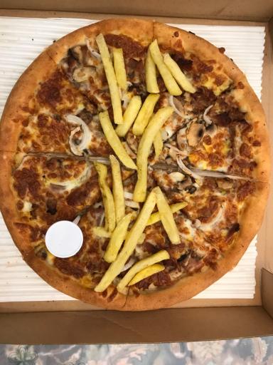 عکس پیتزا شیلا اباذر