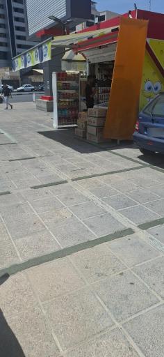 عکس دکه تنقلاتی پل