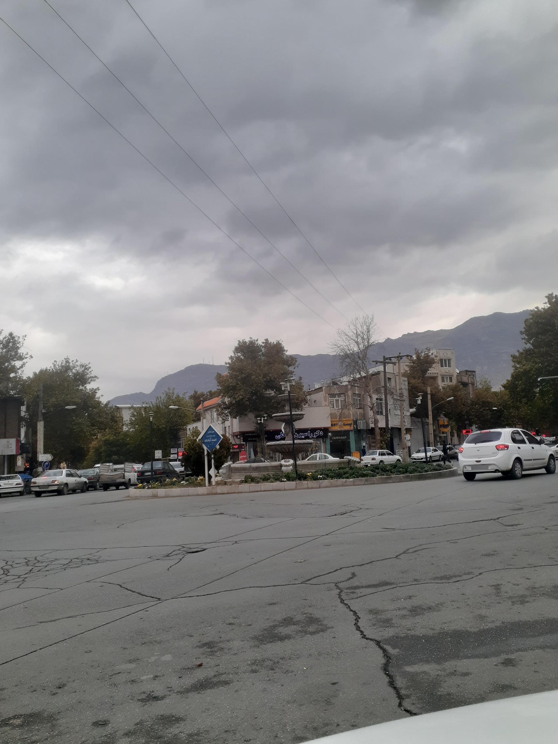 عکس میدان سید جمال الدین اسد آبادی 