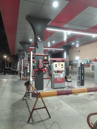 عکس پمپ بنزین برادران حسینی