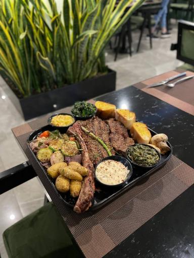 عکس کافه رستوران ایتالیایی لاین‌آپ