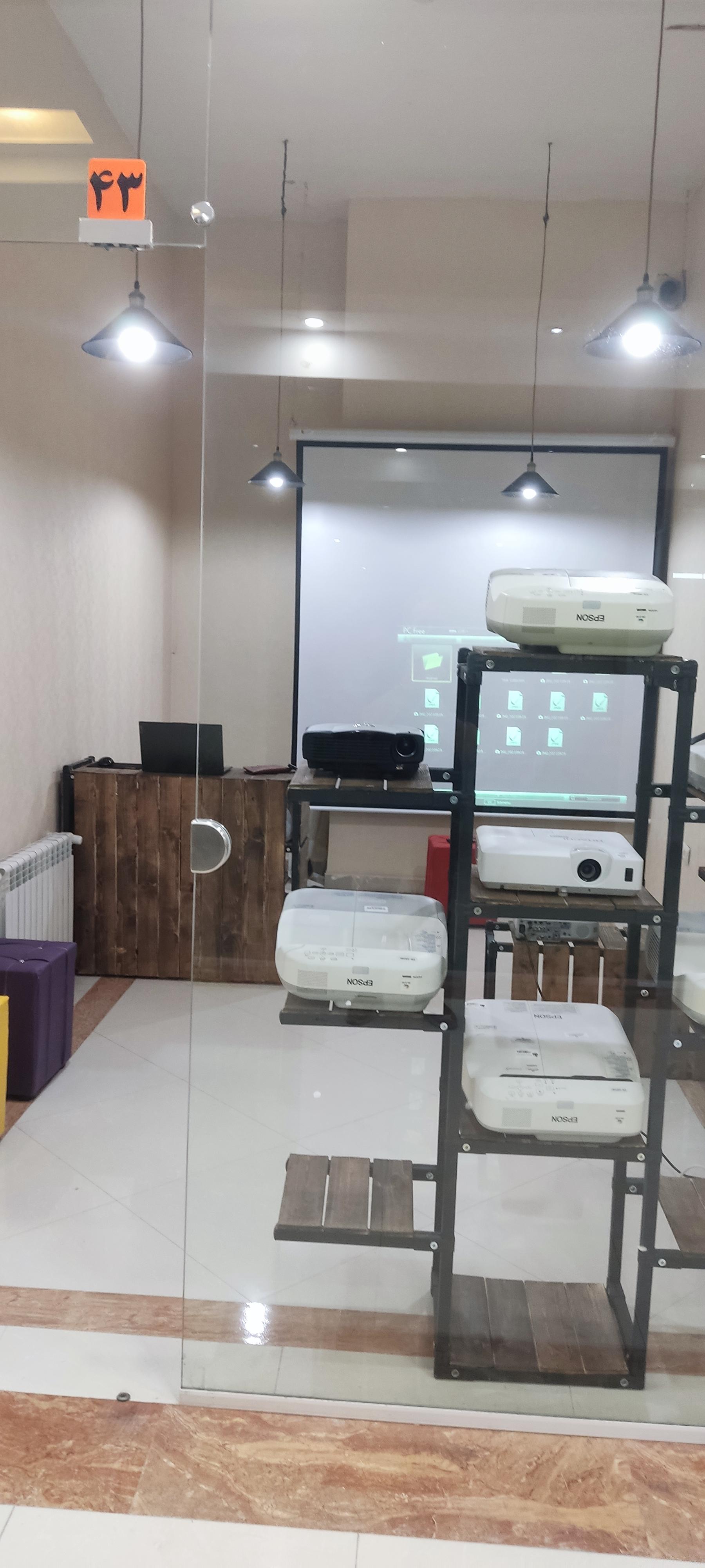 عکس فروشگاه ویدئو پروژکتور پردیس