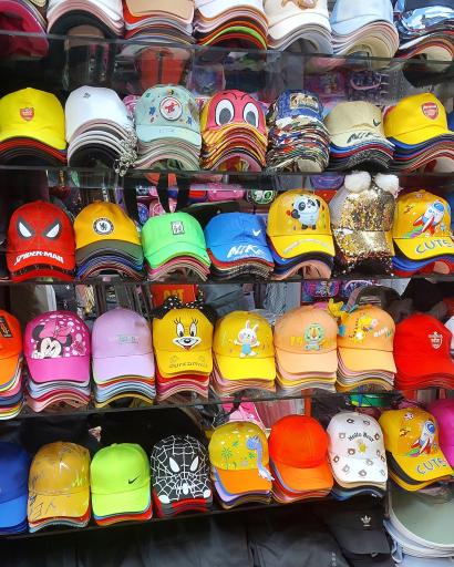 عکس فروشگاه کیف و کلاه بایرام نژاد