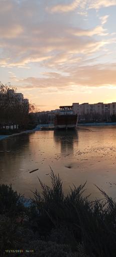 عکس دریاچه بوستان مهر