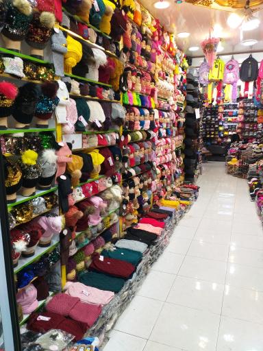 عکس فروشگاه کیف و کلاه بایرام نژاد