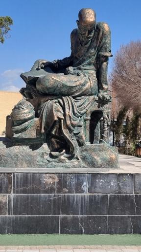 عکس یادمان وحشی بافقی