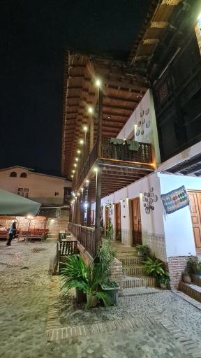 عکس رستوران عمارت منوچهری