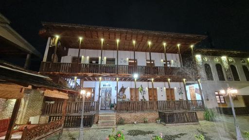 عکس رستوران عمارت منوچهری