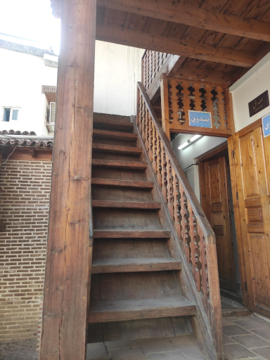 عکس رستوران عمارت منوچهری