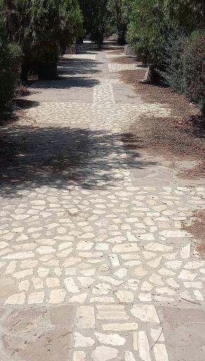 عکس آرامگاه میرزای ناظر