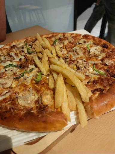 عکس شیلا شعبه حکیمیه