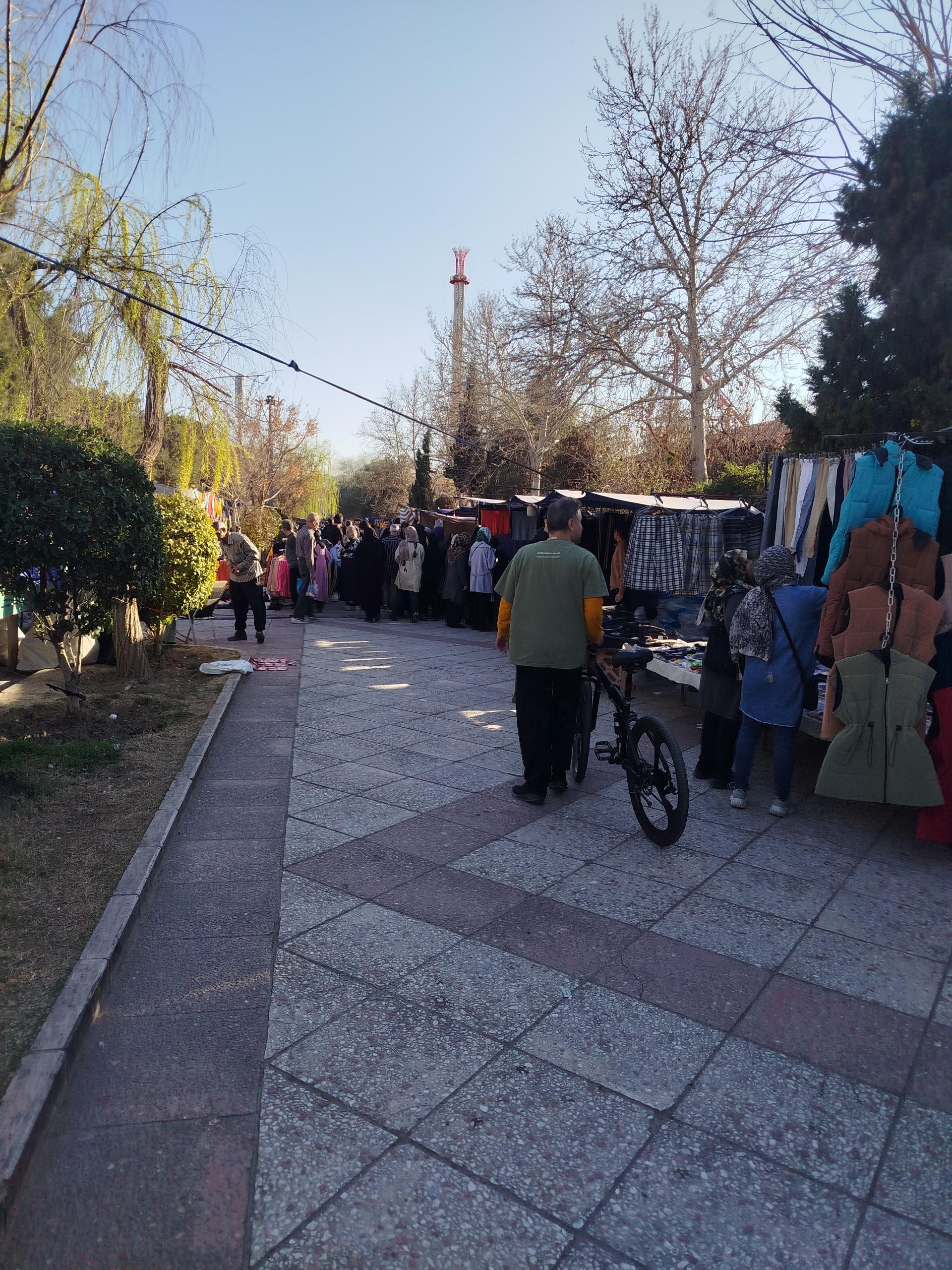 عکس جمعه بازار هفتگی بسیج