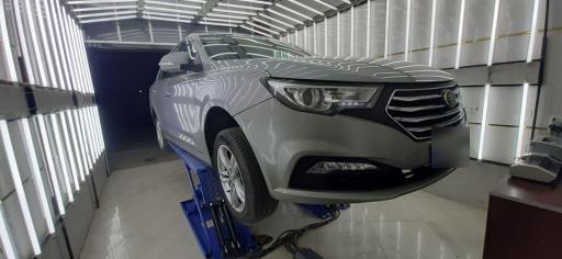 عکس کارشناسی خودرو و تشخیص رنگ دهقان 