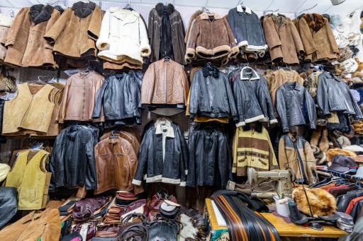 عکس فروشگاه صنایع پوست عسگری